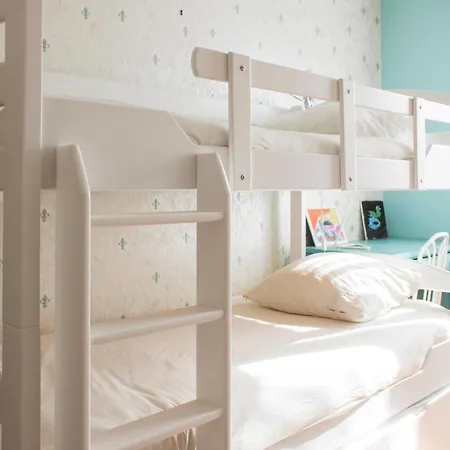 Charming Bright And Spacious Διαμέρισμα